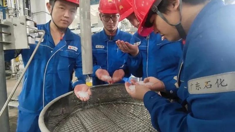 上海化工原料公司，如何选择合适的供应商？**